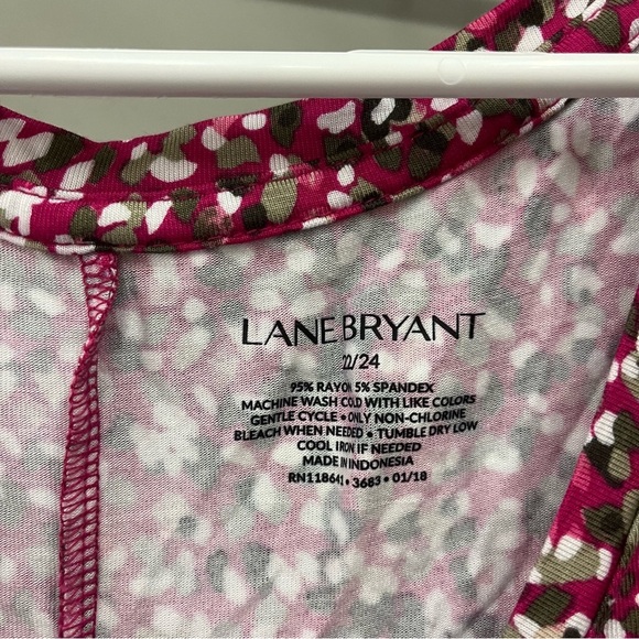 Lane Bryant Sleeveless V-neck Top 22/24 - Picture 4 of 5